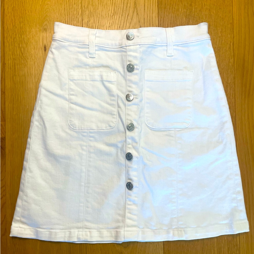 VERONICA BEARD High Waisted White Denim Skirt with Buttons